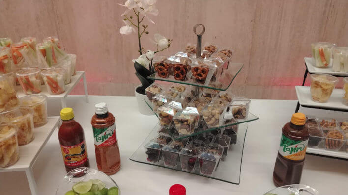 Barra de snacks y botanas saladas para eventos corporativos en CDMX