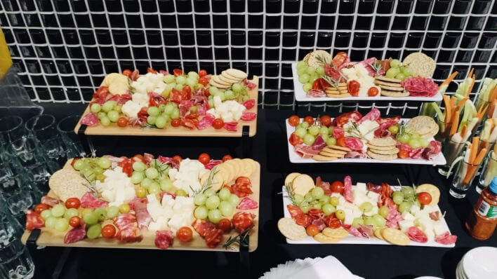Barra de Canapés , Bocadillosy Carnes Frías para eventos de gala en Polanco